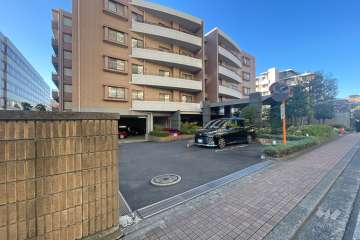 駐車場の出入り口