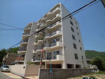 箕面メープルヴィラの外観（南東側から）