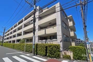 梶が谷パークホームズの外観（南東側から）