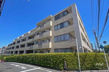 梶が谷パークホームズの外観（南西側から）