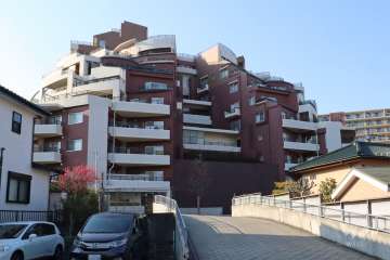 ヒューマンスクエア日吉ウルビノの外観(南東側から)　