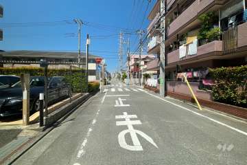 敷地北側の前面道路