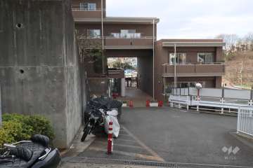 エントランスアプローチ　