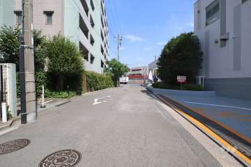 敷地南西側の前面道路