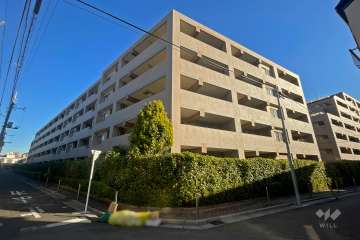 ライオンズマンション武蔵新城緑園の街壱番館の外観（南側から）　