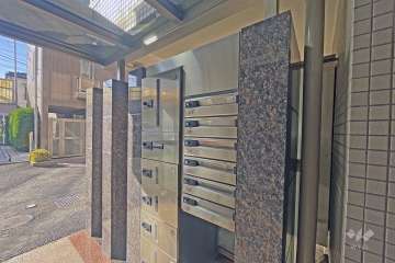 共用ポストと宅配ボックス