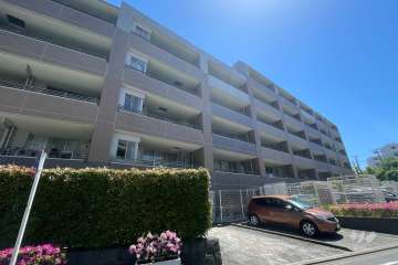 マレヴィラージュ梶ヶ谷の外観（北西側から）