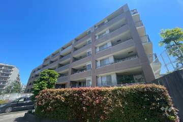 マレヴィラージュ梶ヶ谷の外観（南西側から）