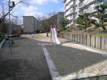 11棟の南側は公園です