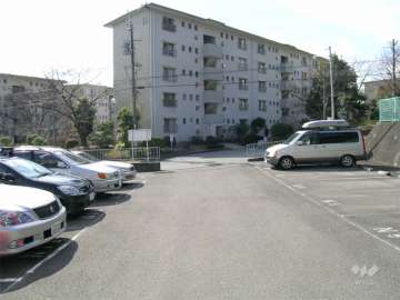 平面の敷地内駐車場