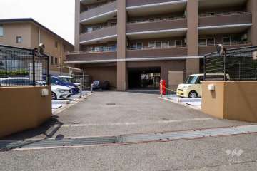 駐車場の出入り口・敷地内駐車場（屋外機械式）