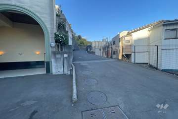 駐車場出入り口