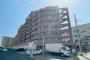 グランイーグル溝の口の外観（北東側から）