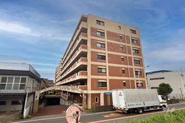 コアマンションリバーフロント二子多摩川の外観（北東側から）