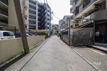 敷地北西側の前面道路　