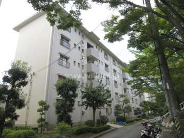 箕面如意谷住宅18棟の外観（北東側から）