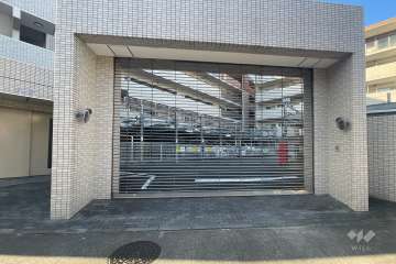 駐車場出入り口（リングシャッター付き）