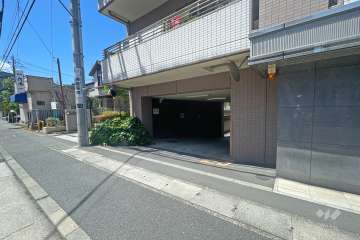 駐車場の出入り口