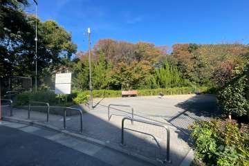 敷地に隣接する上作延北原公園