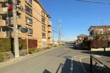 敷地南東側の前面道路