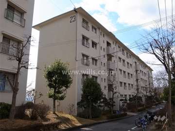 箕面如意谷住宅23棟の外観（北東側から）