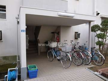 住戸入口（共用ポスト）