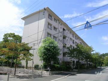 箕面如意谷住宅２棟の外観（北東側から）