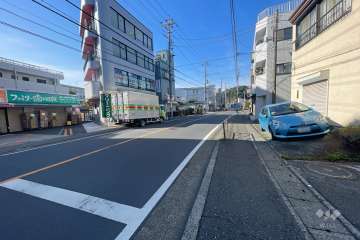 敷地南西側の前面道路