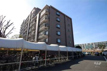 梶ヶ谷プラザビルの外観(南東側から)