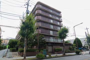 溝の口スカイハイツの外観(北東側から)