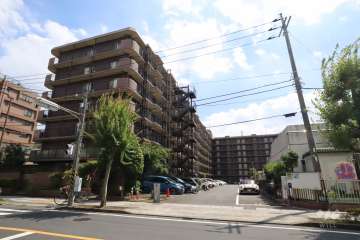 溝の口スカイハイツの外観(北西側から)