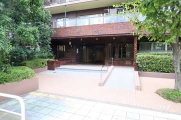 エントランスアプローチ　