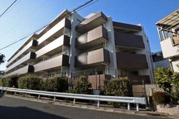 パレステージ日吉さくらが丘の外観（南東側から）