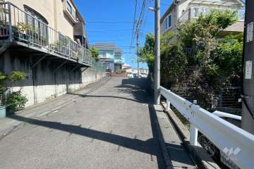 敷地北西側の前面道路　