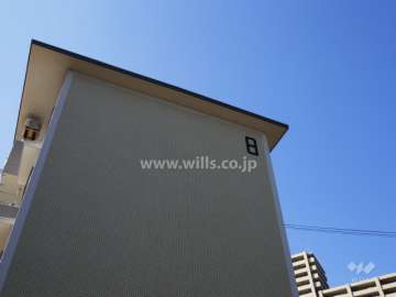 外壁は側面はタイル張りです。