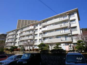 箕面如意谷住宅8棟の外観（南東側から）