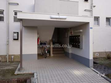 住戸出入り口（共用ポスト）