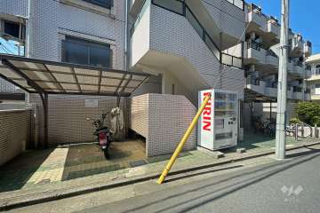 駐輪場とバイク置場