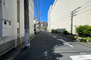 敷地北西側の前面道路　