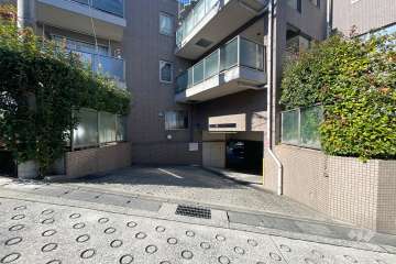 駐車場の出入り口