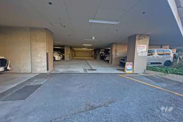 敷地内駐車場（屋内平面式）