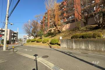 敷地南西側の前面道路