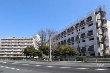 東急ドエル梶ヶ谷ビレジの外観（南西側から）