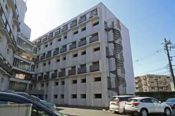 東急ドエル梶ヶ谷ビレジC棟の外観（北東側から）