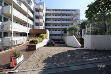 駐車場の出入り口