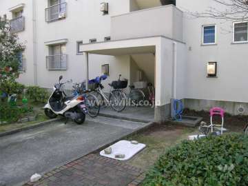 住戸入口（共用ポスト）