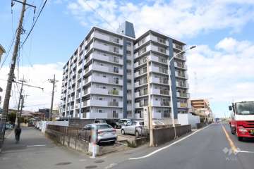 東建多摩川マンションの外観(東側から)