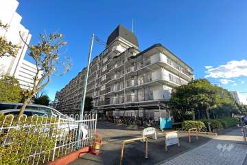 日商岩井溝の口マンションＡ棟の外観（北西側から）