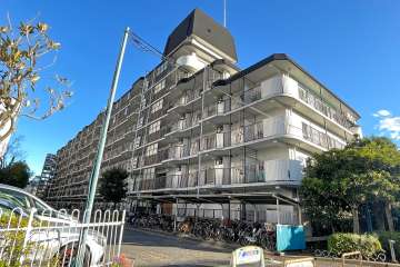 日商岩井溝の口マンションＡ棟の外観（北西側から）