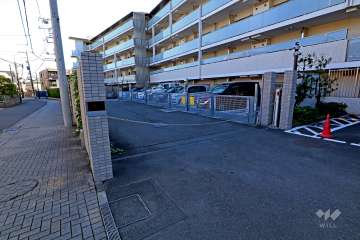 駐車場の出入り口